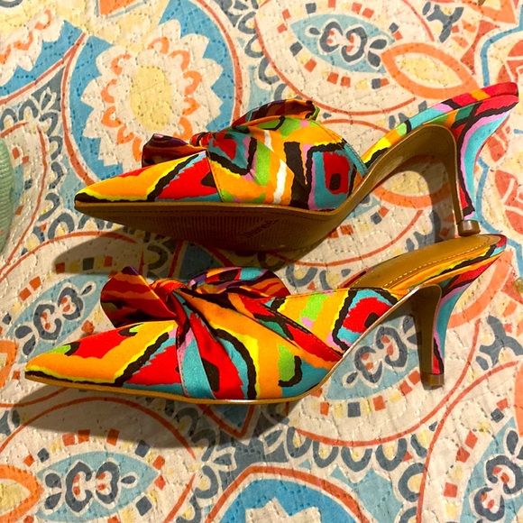 J RENEE - Picture 2 of 8